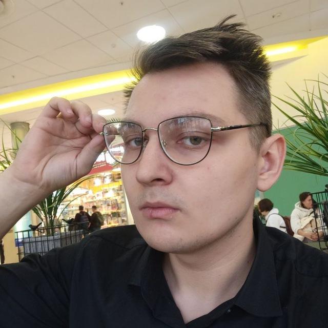 Три года передаю знания студентам Академии и колледжа TOP. Учу не только основам, но и тонкостям: разбираем Python, Java, C#, их фреймворки и библиотеки. Делюсь и собственным опытом в сетевом программировании — чтобы обучение было максимально прикладным.